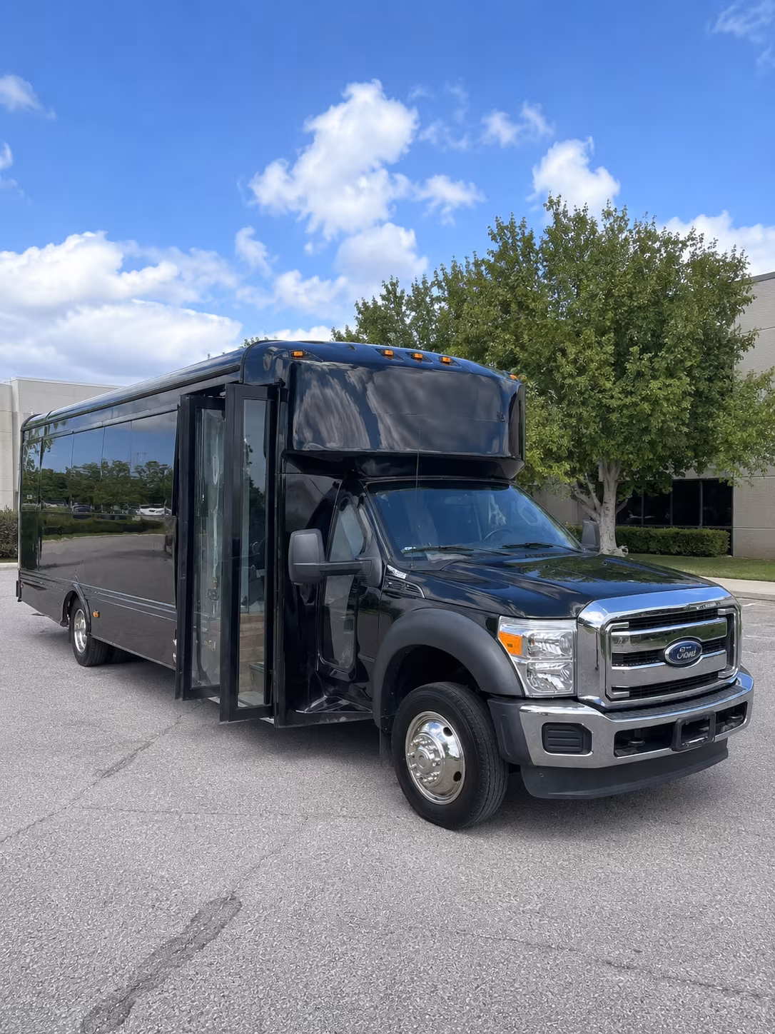 Spokane Birthday, Sweet 16, & Quinceañera Transportation party bus exterior